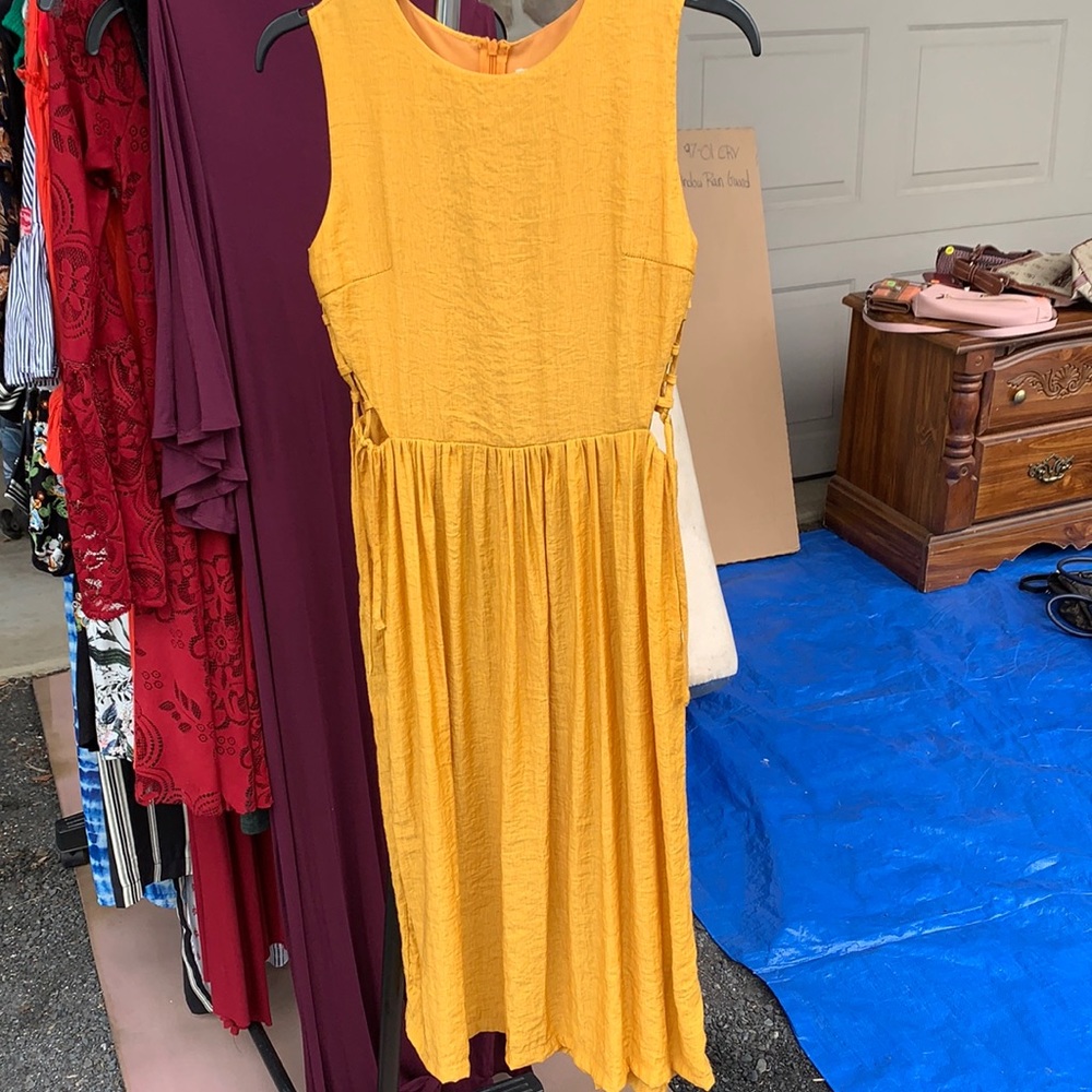 Pepaloves Yellow dress with ribbon tied sides! Gorgeous condition, barely worn.